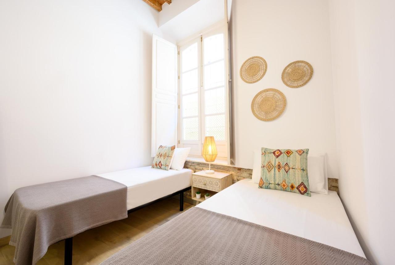 Appartamento Modern 3 Bedroom, Center With Patio & High Ceilings By 10tosea