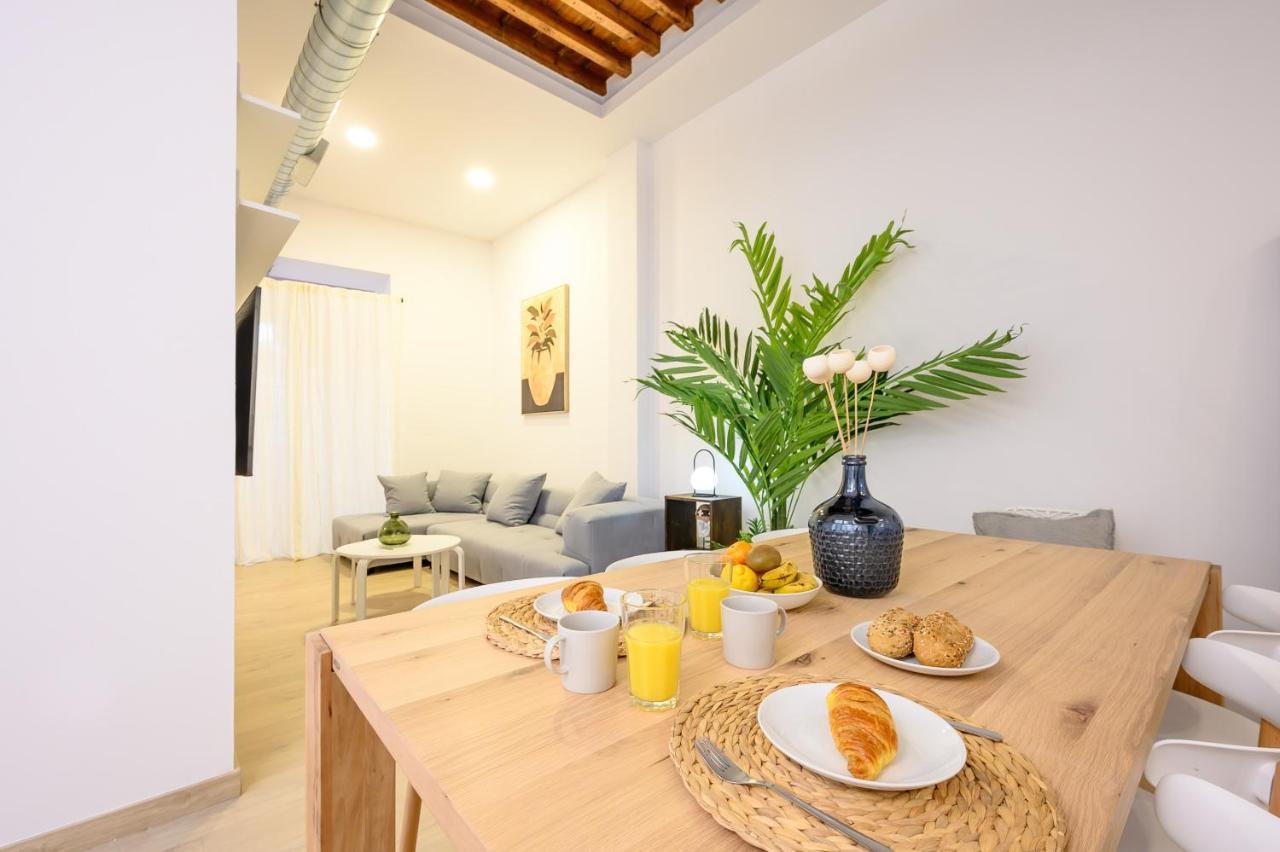 Modern 3 Bedroom, Center With Patio & High Ceilings By 10tosea Appartamento Málaga