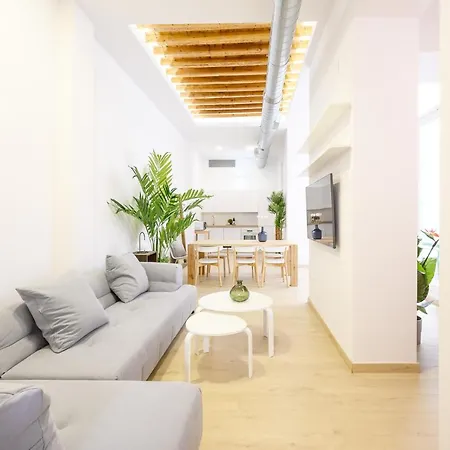 Modern 3 Bedroom, City Center With Patio & High Ceilings By 10Tosea Malaga Exterior photo